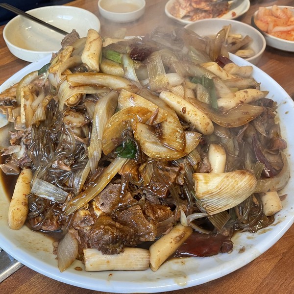 [서울] 유퀴즈 뼈찜 맛집, 회기 '고황24시뼈다귀해장국감자탕'
